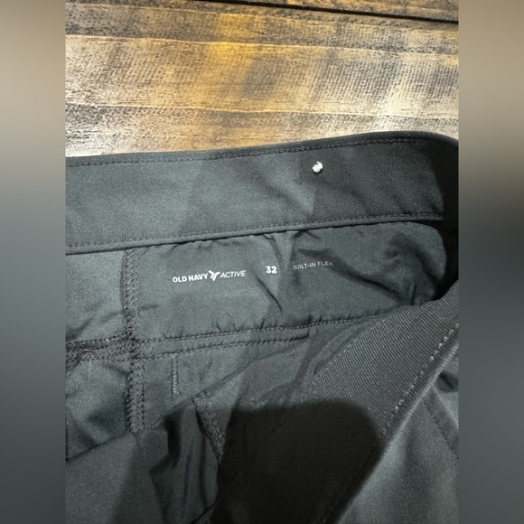 Men’s Old Navy flex shorts 32 - Picture 4 of 5
